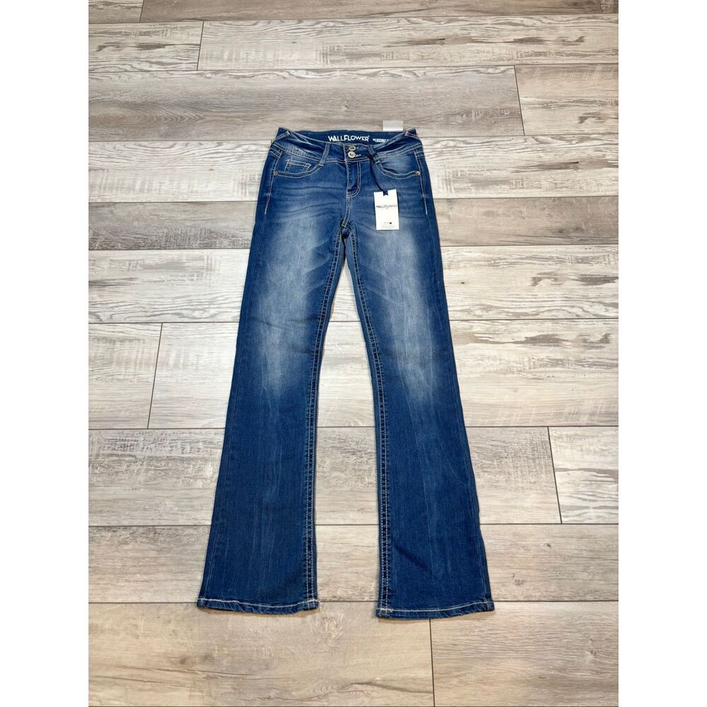 Wallflower luscious curvy boot cut jeans size 3